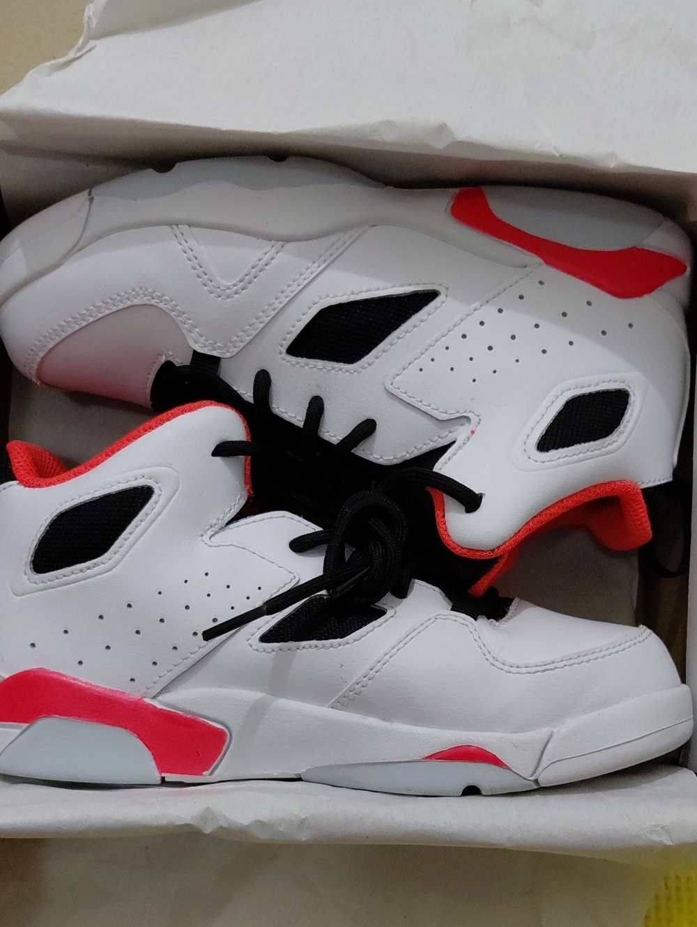 KIDS JORDANS SZ 1.5